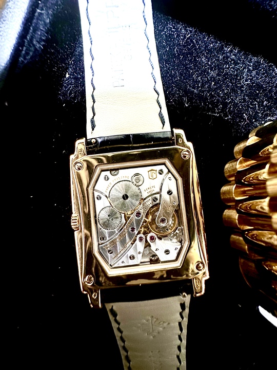 草薙直哉さんのパテックフィリップ ゴンドーロ 5124J-001 投稿日：2025年11月23日