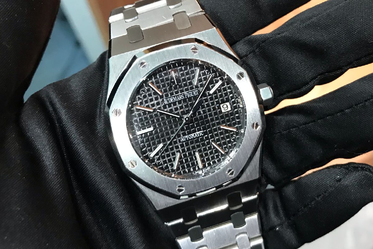 オーデマピゲ ロイヤルオーク 15300ST 2011年国内正規 美品